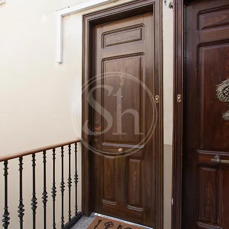 Comodo Dos En El Eixample Апартаменты *